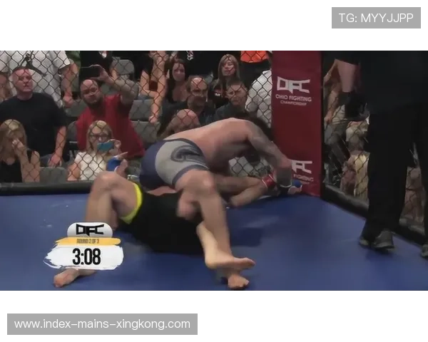 MMA 选手称“我不打他,他会断” MMA 选手称“我不打他,他会断”